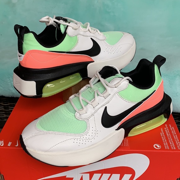 NIKE WMNS AIR MAX VERONA - Picture 7 of 16